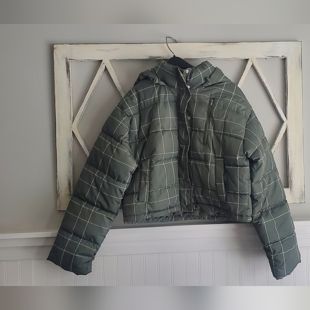PacSun Green Plaid Hooded Puffer Jacket Size S/M Winter Stylish Cropped EUC